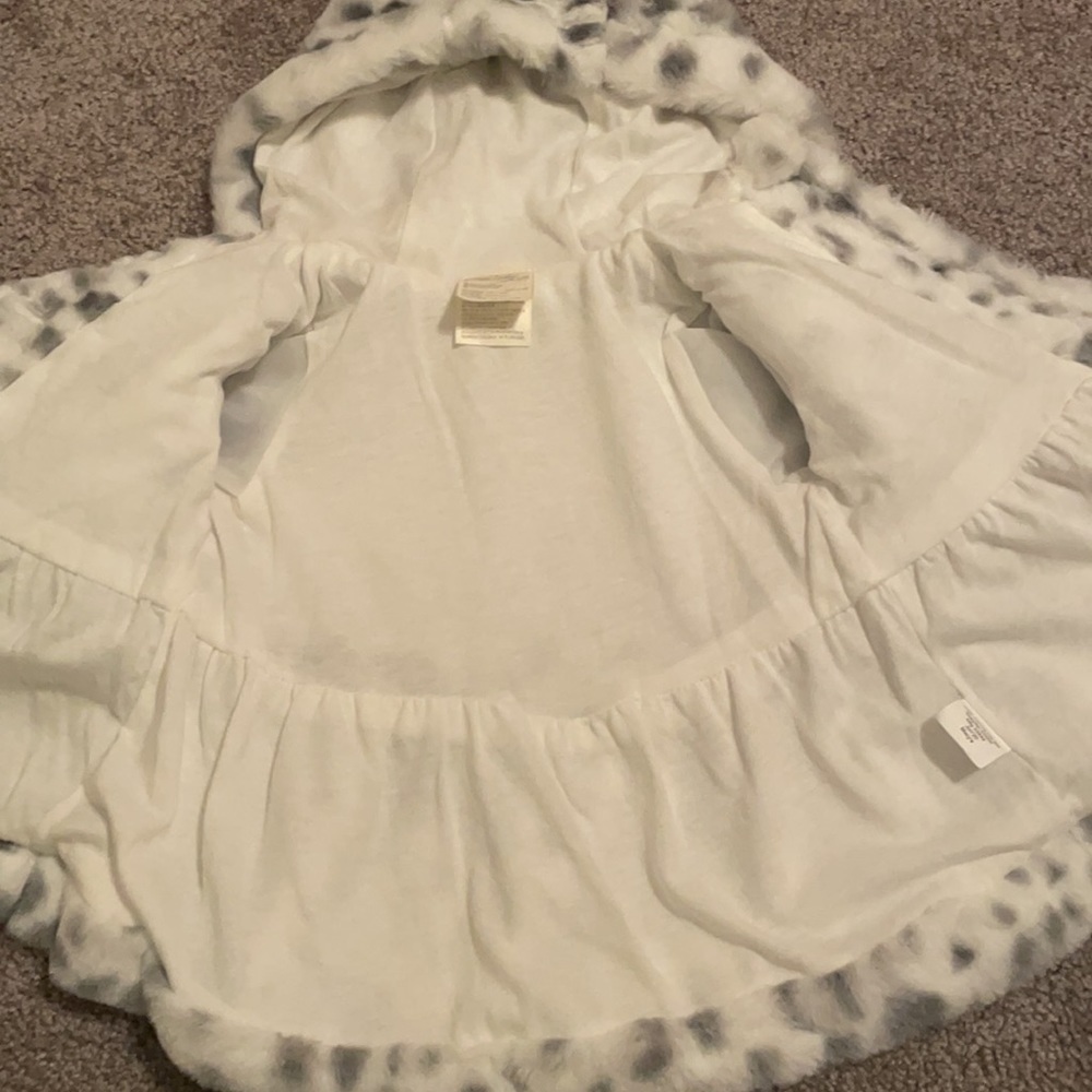First Impressions Snow Leopard Jacket - Picture 8 of 8